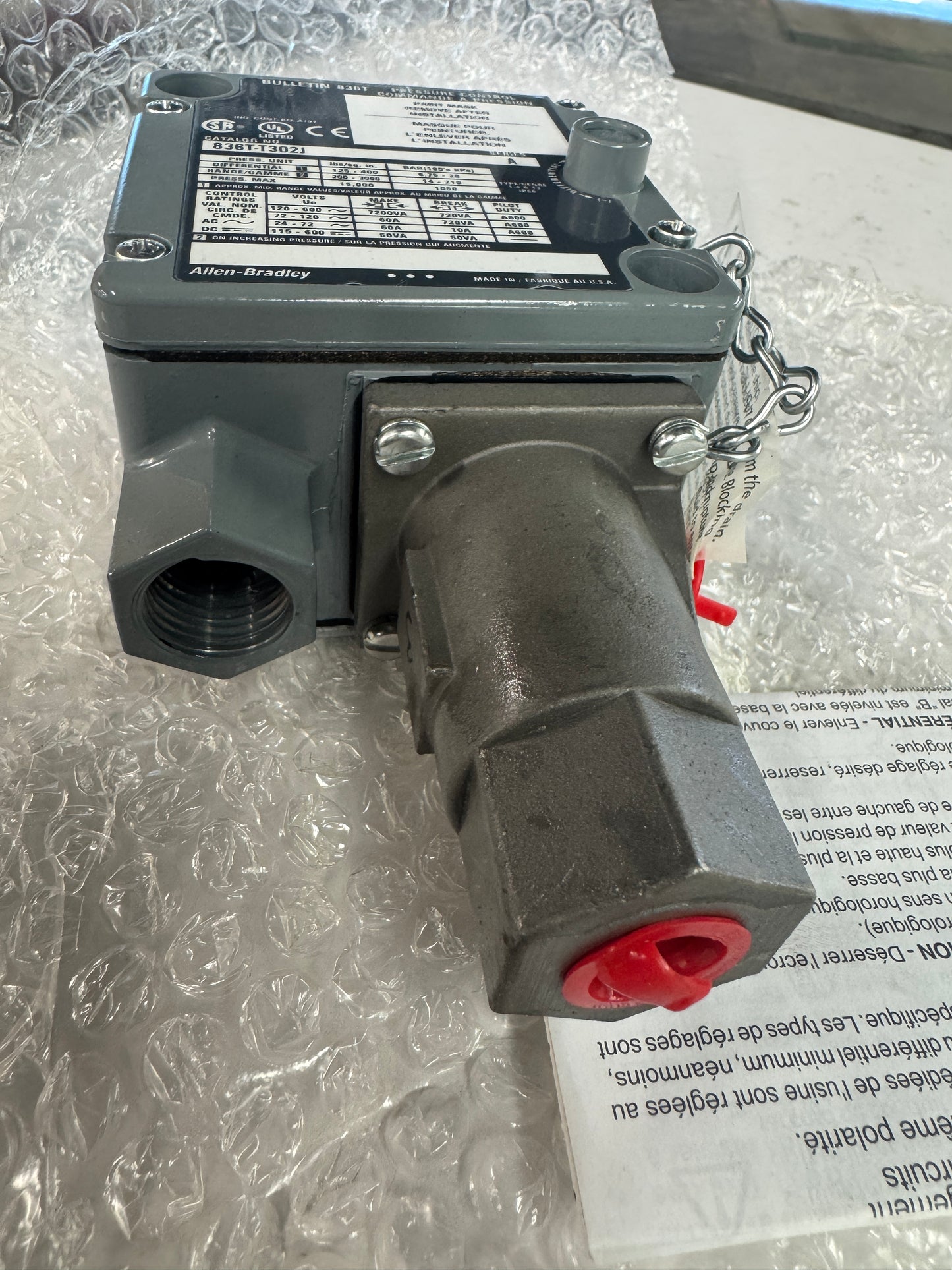 Allen-Bradley Pressure Control Switch 836T-T302J 1/4 In. NPTF 200 to 3000 PSI
