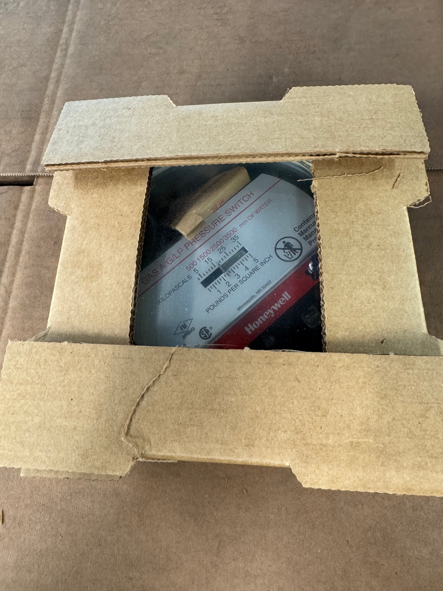 Honeywell Gas Pressure Switch C437D1013 1/2 To 5 PSIG