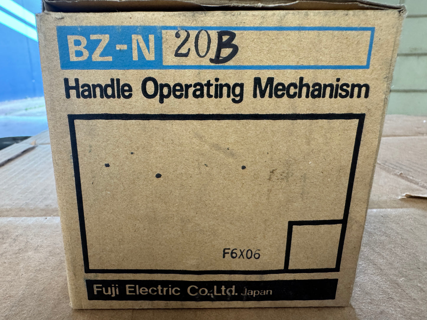 Fuji Electric BZ-N20B Handle Operating Mechanism Appears Unused