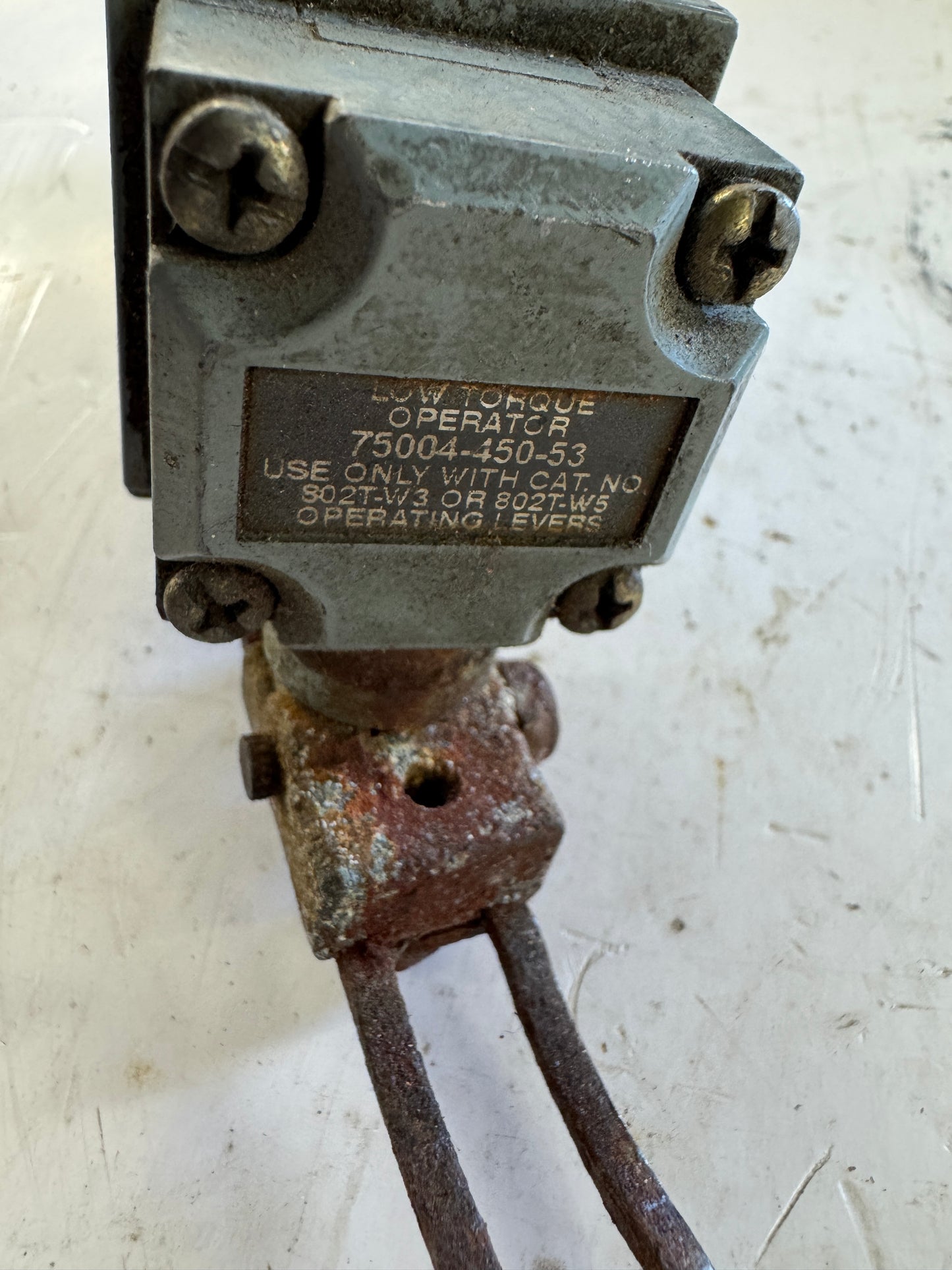Allen-Bradley Limit Switch 802T-ALP 24-600V AC