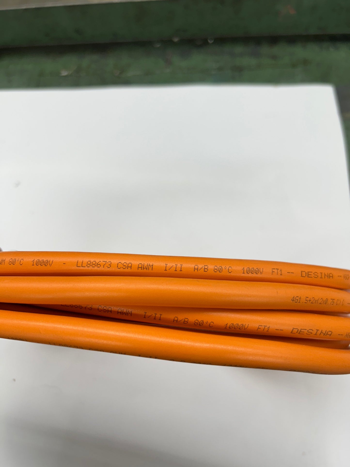 Lenze Servo Motor Power Cable 1-000000-03357 7 m, 4x1.5 + 2x2x0.75 mm2, M23 Connector to Flying Leads