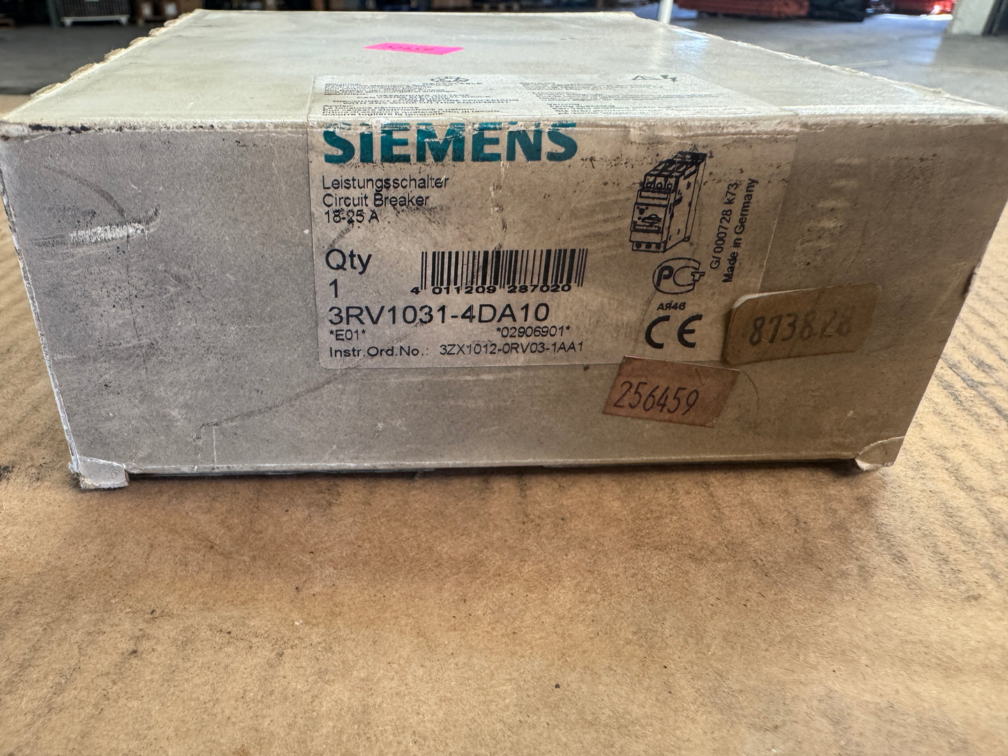 Siemens 3RV1031-4DA10 Manual Motor Protector Circuit Breaker 600 V Max Appears Unused