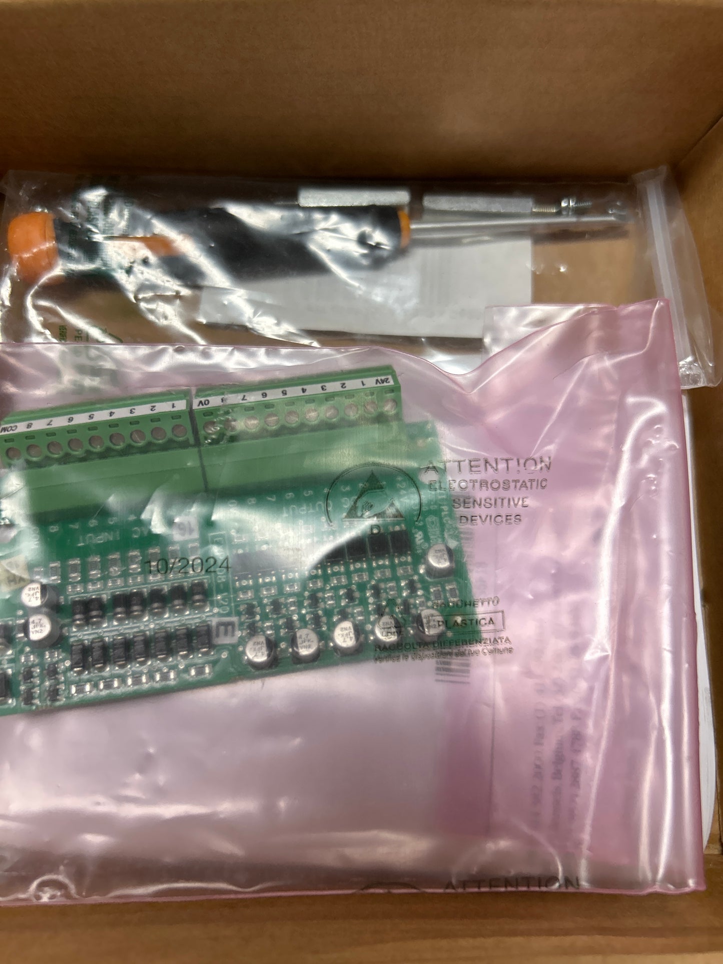 Allen-Bradley I/O Converter Board 20P-S520L 115V Ac / 24V Dc