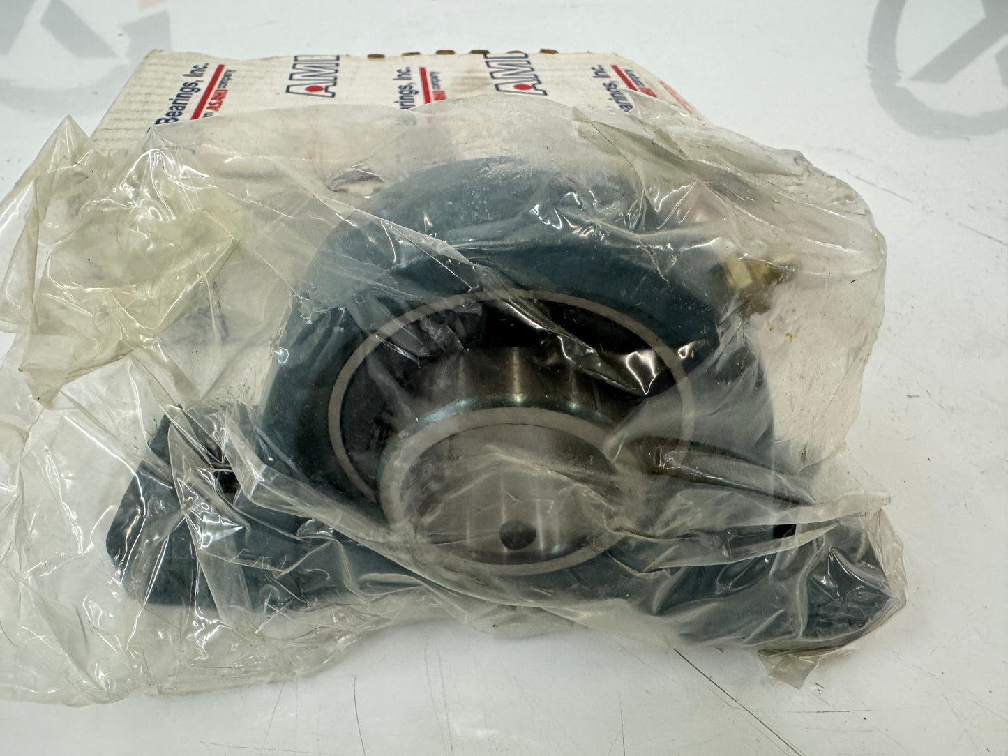 AMI Bearings UCP207-22 Pillow Block Bearing, 1-3/8 in Bore (35mm), 22 Series – New m00155