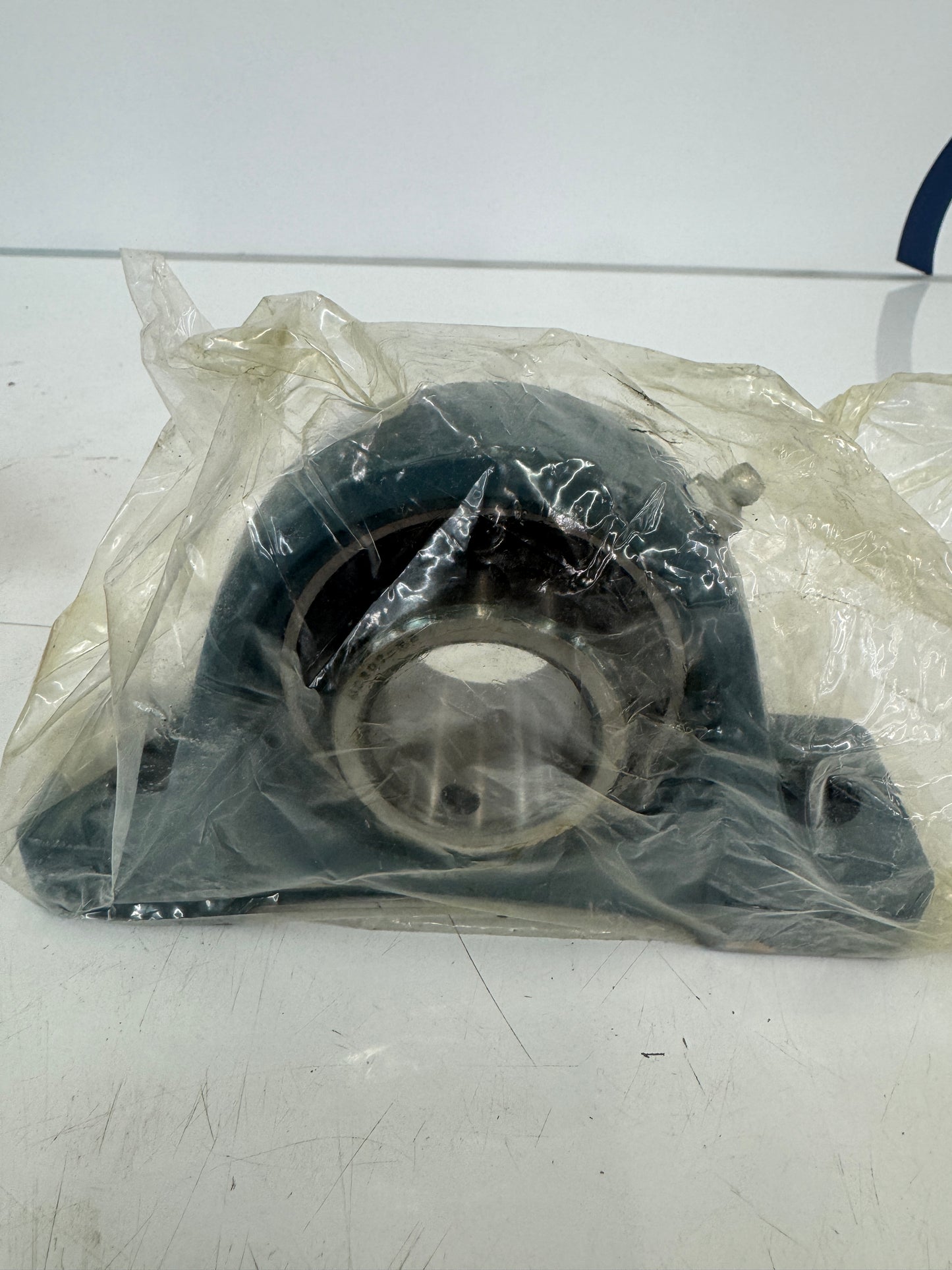 AMI Bearings UCP207-22 Pillow Block Bearing, 1-3/8 in Bore (35mm), 22 Series – New m00181