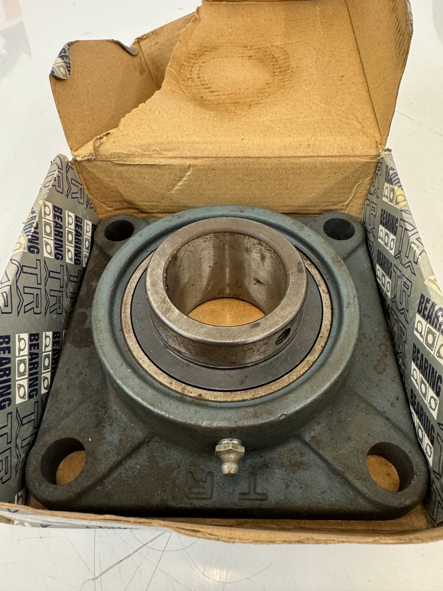 TR Bearing UCF211-32 4-Bolt Flange Bearing Unit – 2" Bore – New
