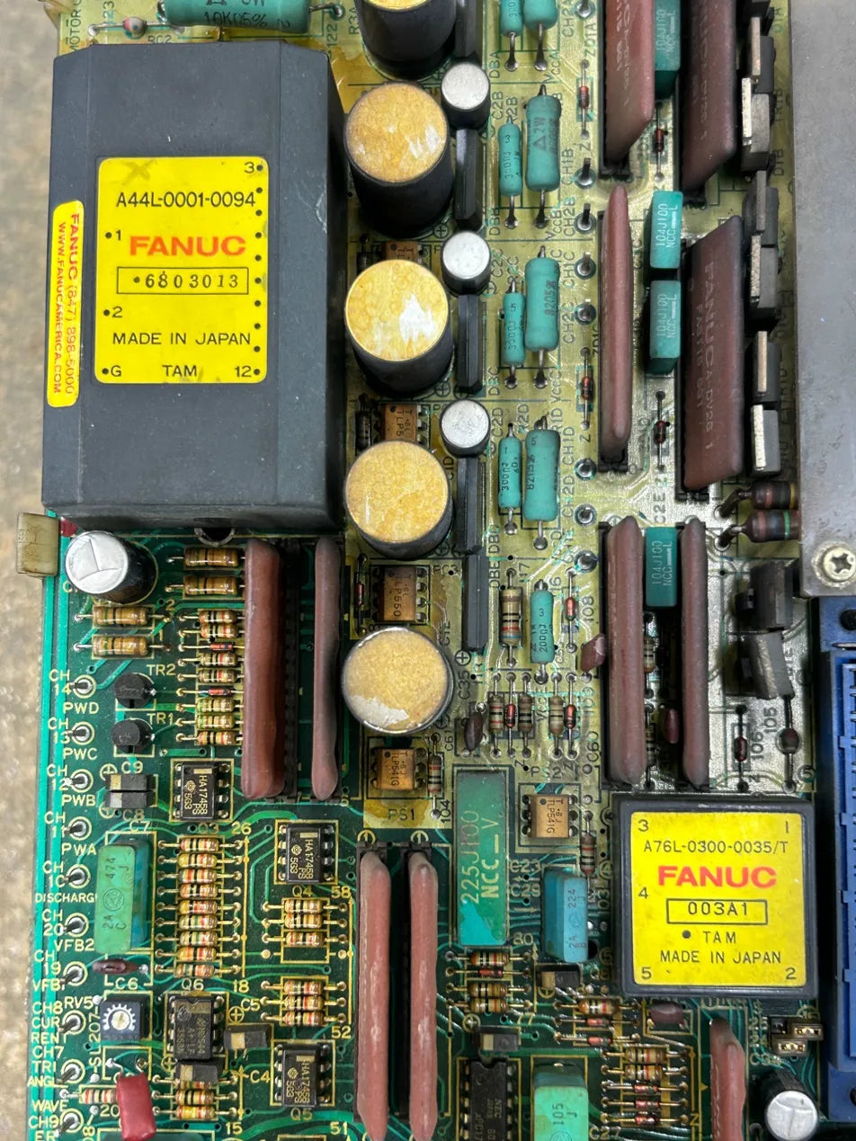 Fanuc (Fujitsu Fanuc Ltd) Velocity Control Unit A06B-6047-H003 200V AC 3 Phase m00646