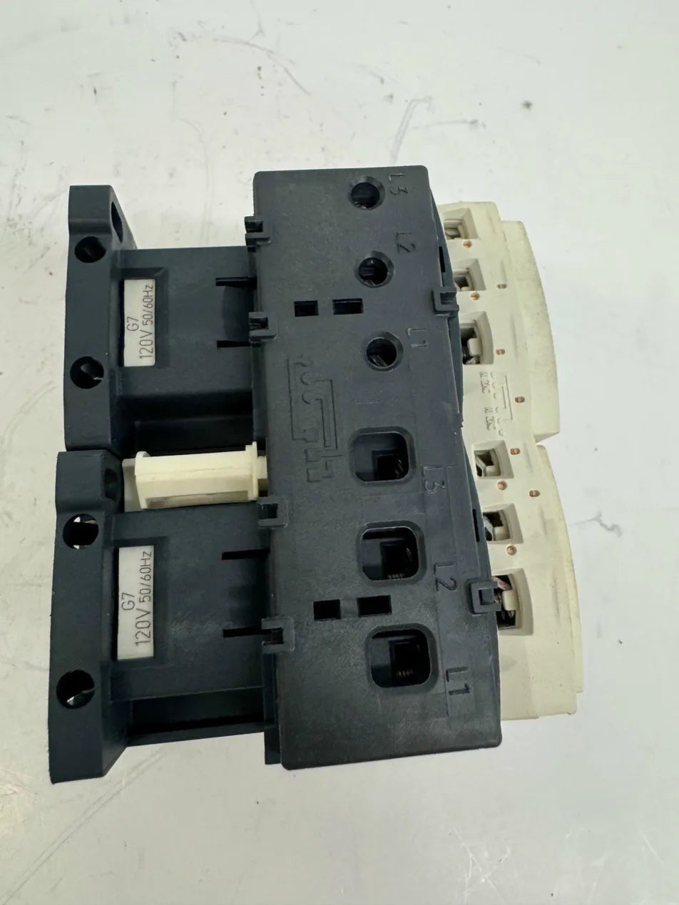 Schneider Electric Reversing Contactor LC2D18G7 18A, 120V AC Coil, 3-Pole