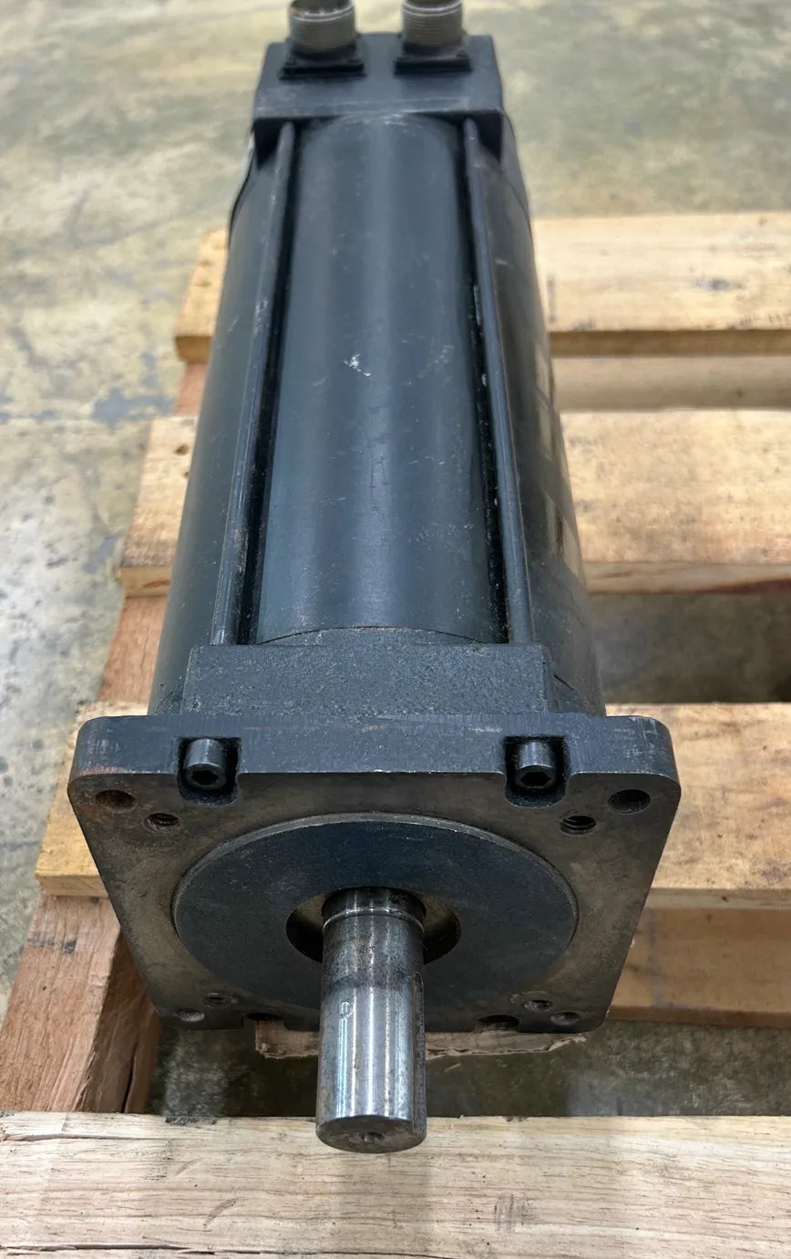 Allen-Bradley AC Servo Motor 1326AB-B3E-11 - 4 kW 3000 RPM