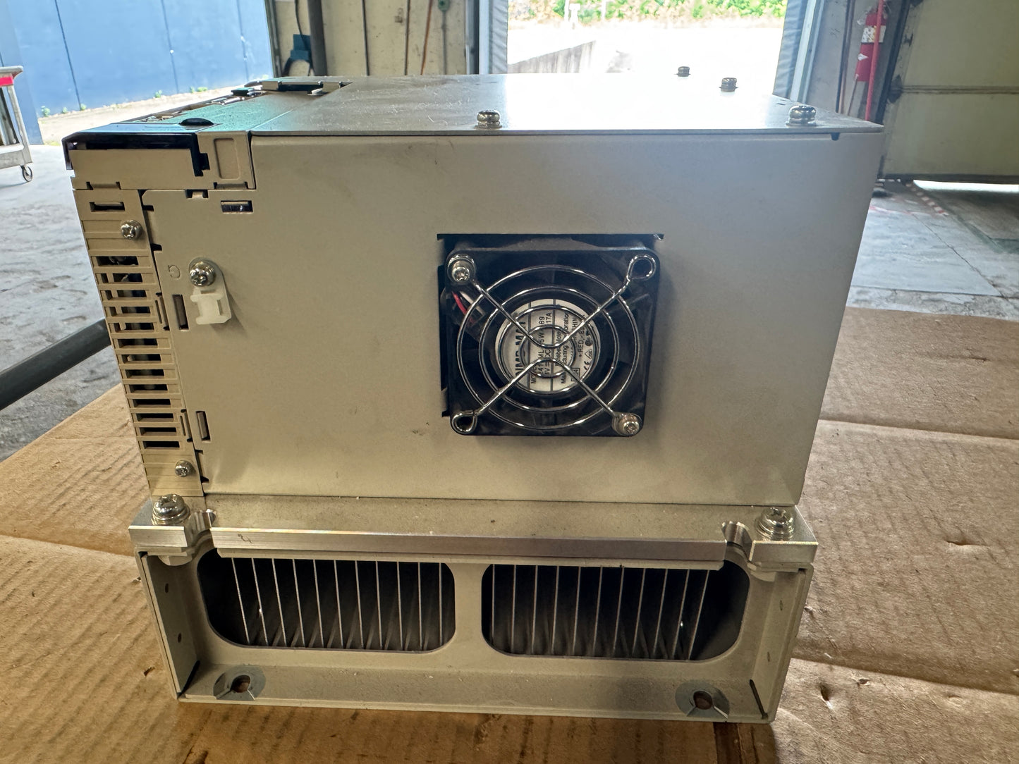 Yaskawa SGDV-260D21A002000 Servo Drive 400V Untested Surplus