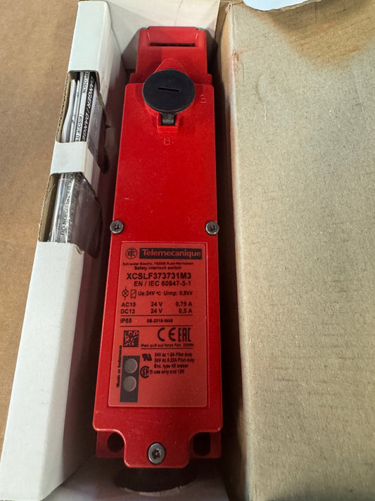 Telemecanique XCSLF373731M3 Safety Interlock Switch 24V AC/DC Open Box Unused