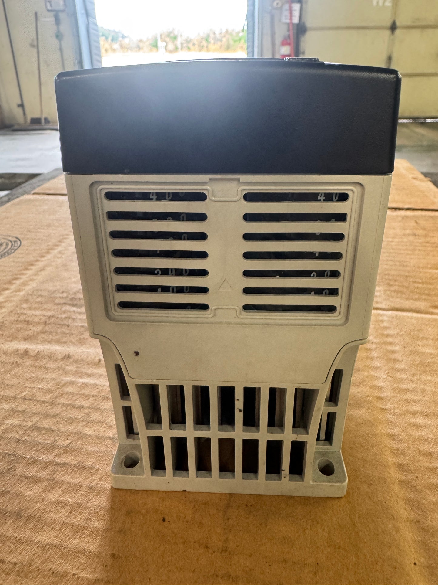Allen-Bradley AC Drive VFD 22A-D4P0N104 - 2 HP Variable RPM 01625