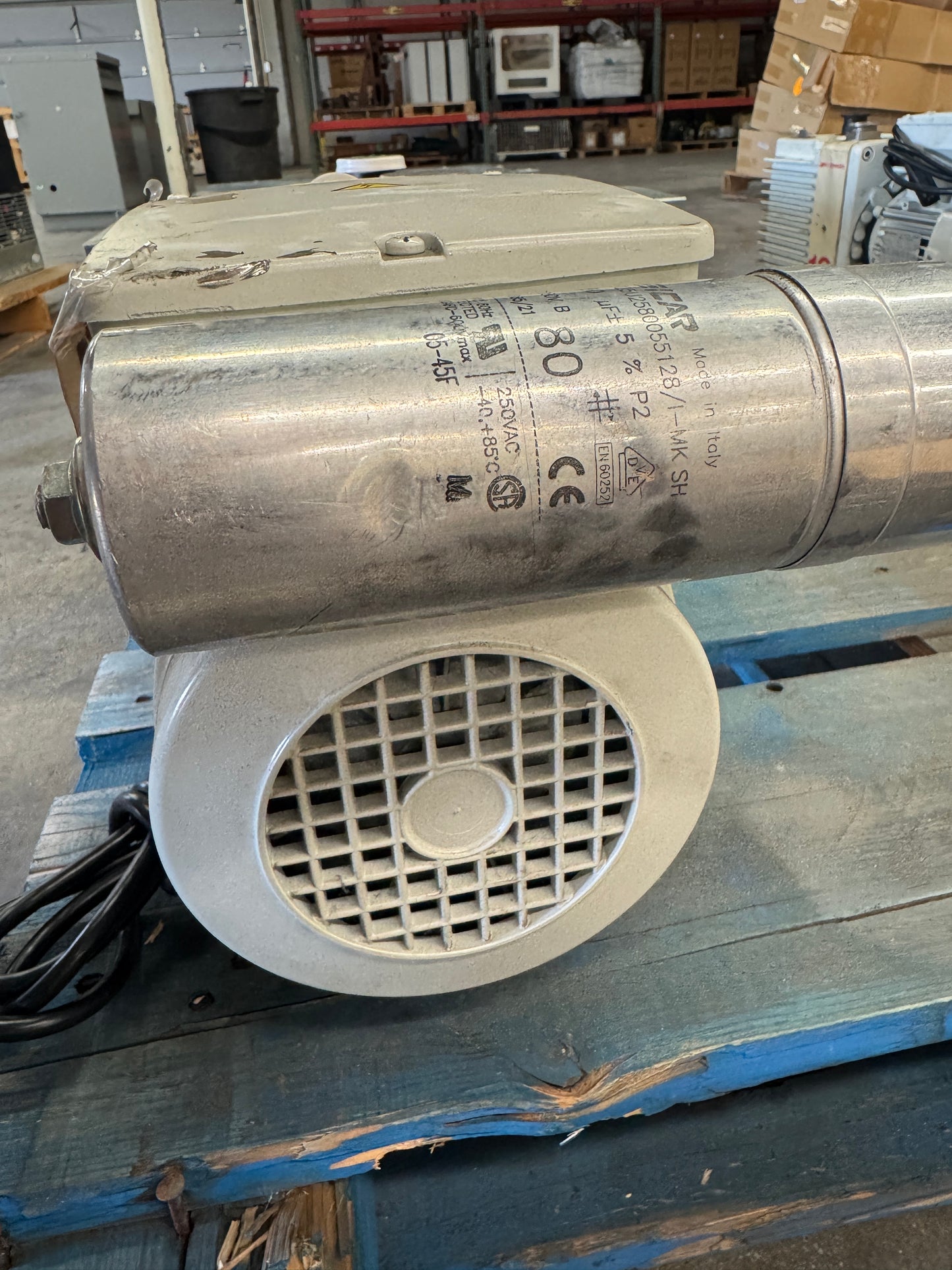 Edwards Rotary Vane Vacuum Pump E1M18 01612