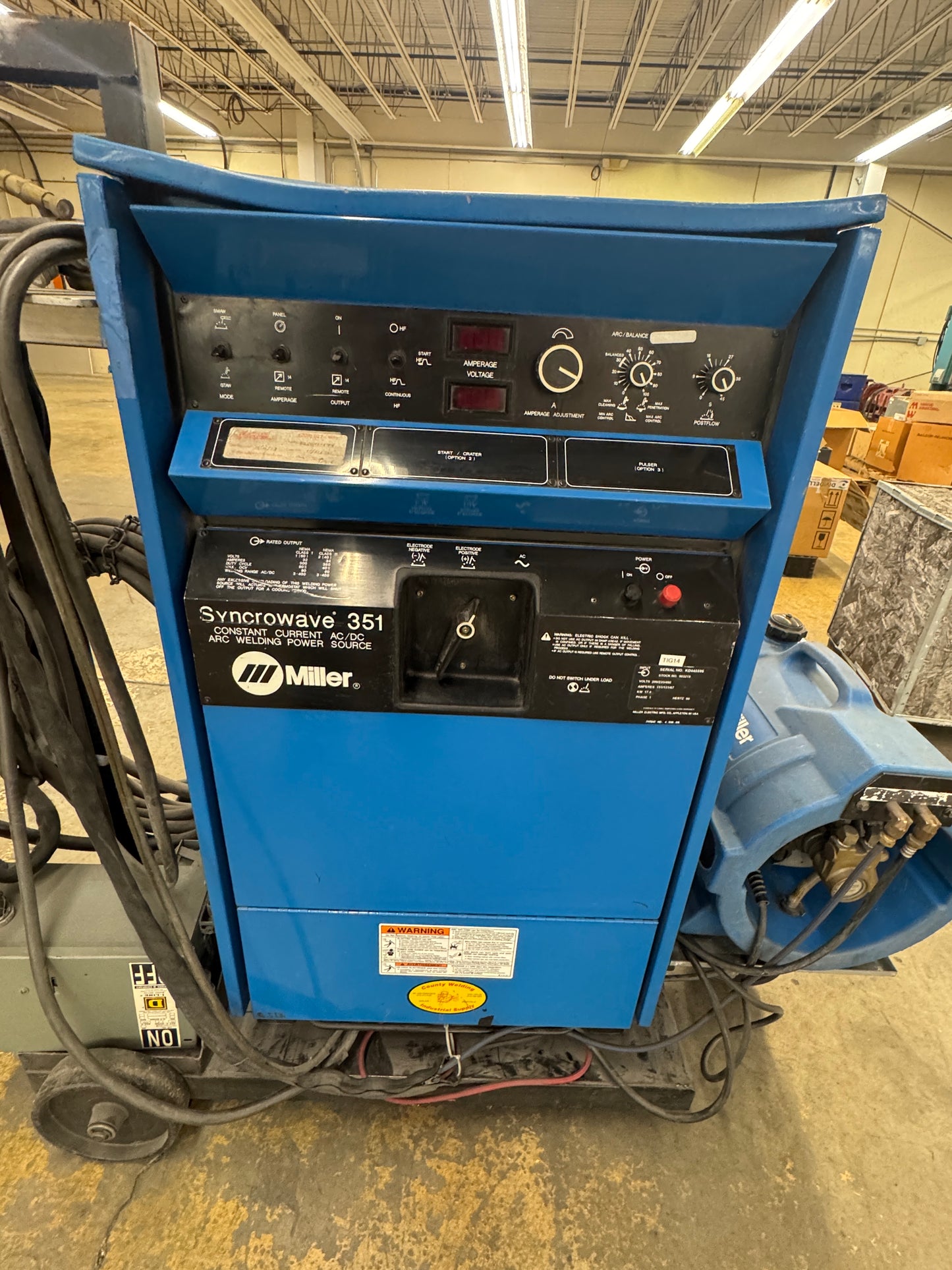 Miller TIG Welder Syncrowave 351 350 Amp 200/230/460V 1 Phase m01842