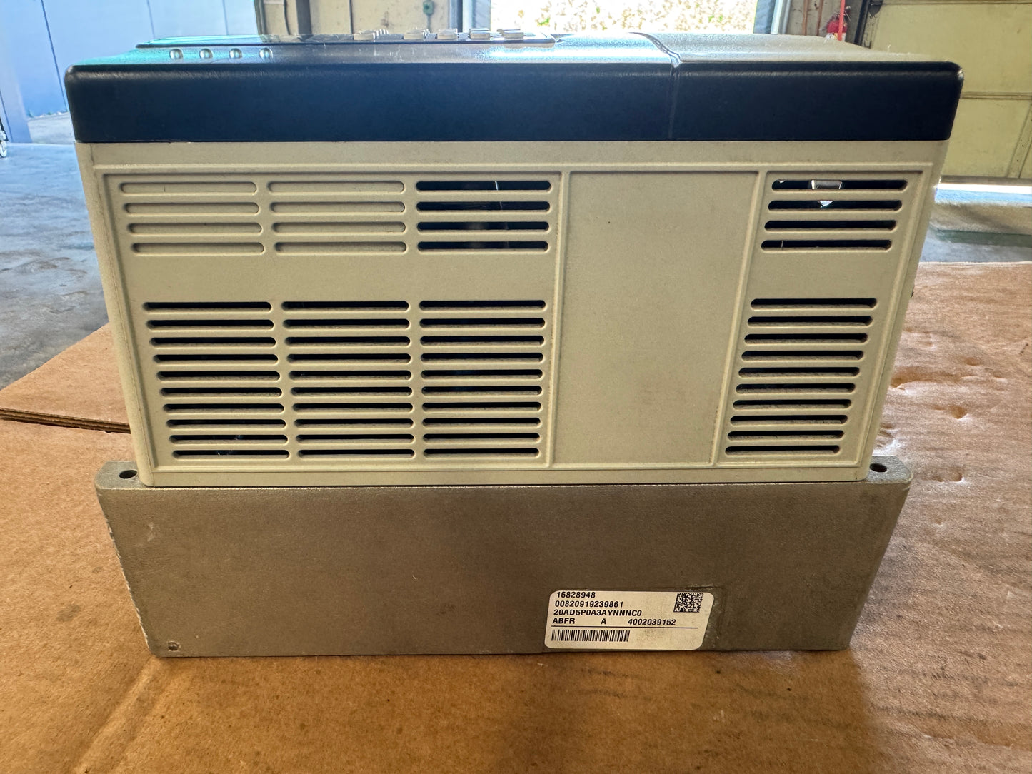 Allen-Bradley 20AD5P0A3AYNNNC0 Variable Frequency Drive 480V AC 3-Phase Untested Surplus 01437