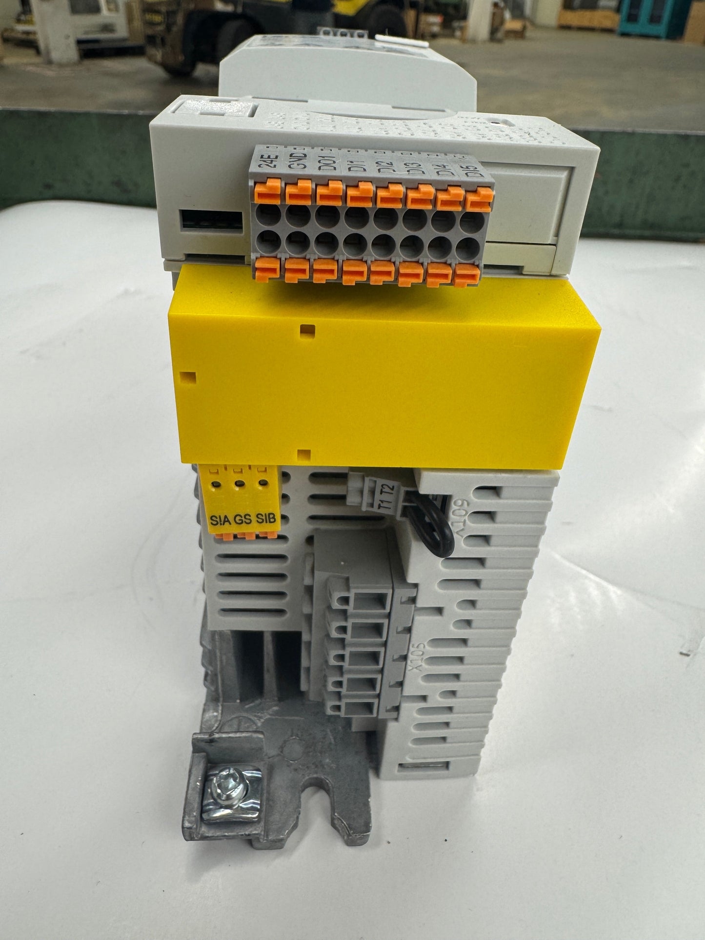 Lenze Frequency Inverter I55AE125B1A010002S 230/240V AC