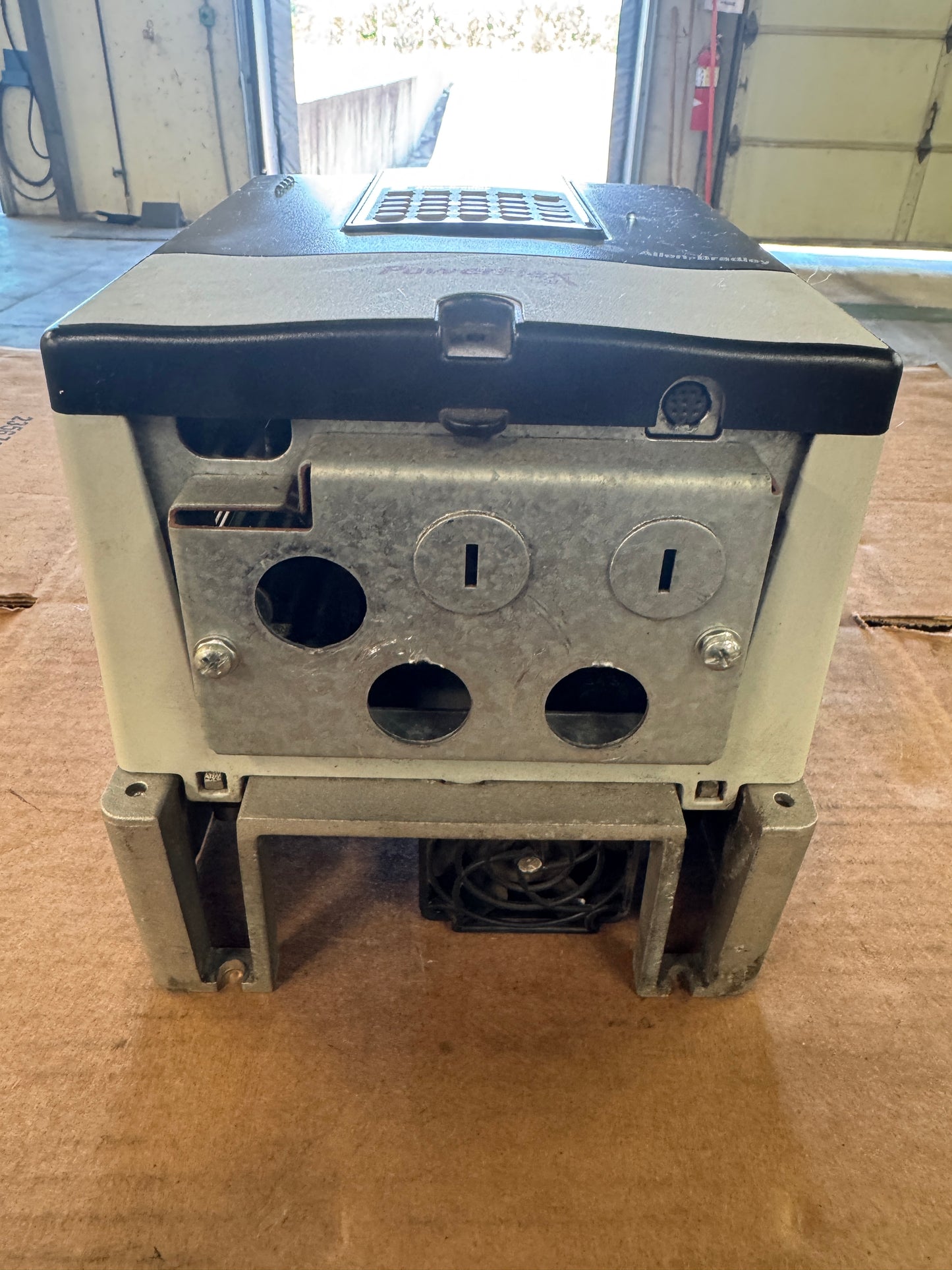Allen-Bradley 20AD5P0A0AYNNNC0 Variable Frequency Drive 480V AC 3-Phase Untested Surplus 01438