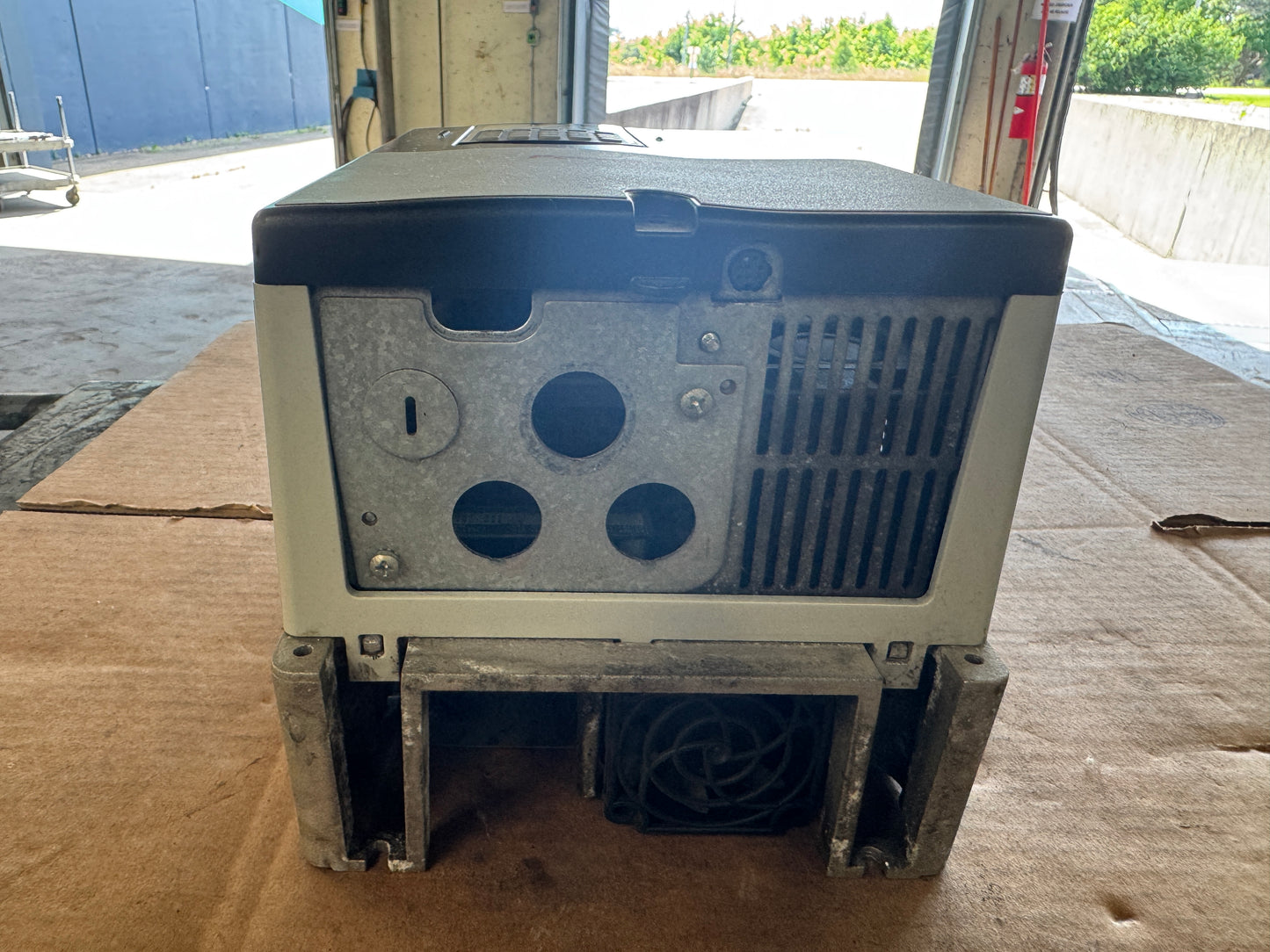 Allen-Bradley 20AD011A3AYNANC0 Variable Frequency Drive 480V AC 3-Phase Untested Surplus 01459