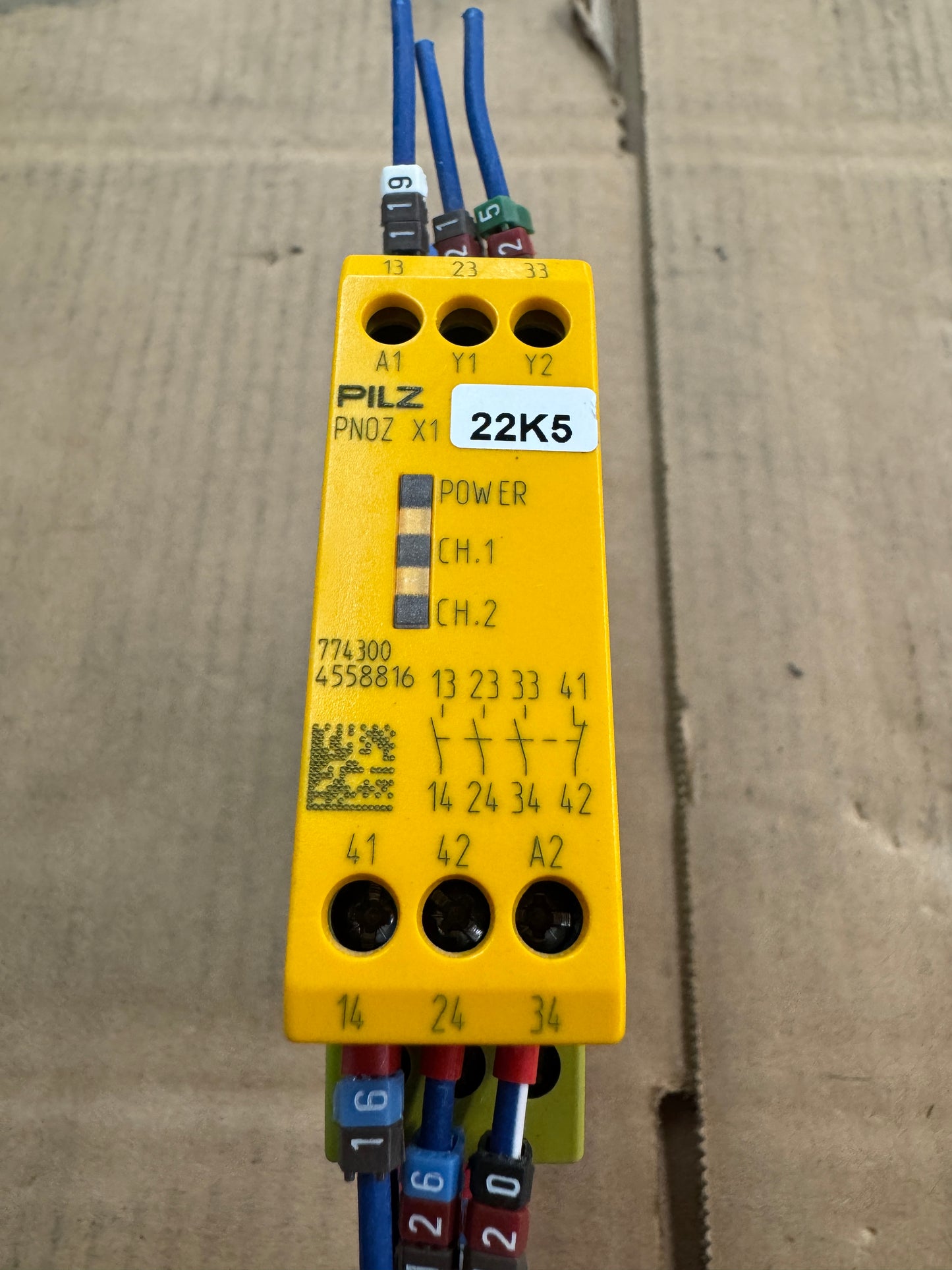 Pilz 774300 Safety Relay 24V AC/DC Untested Surplus