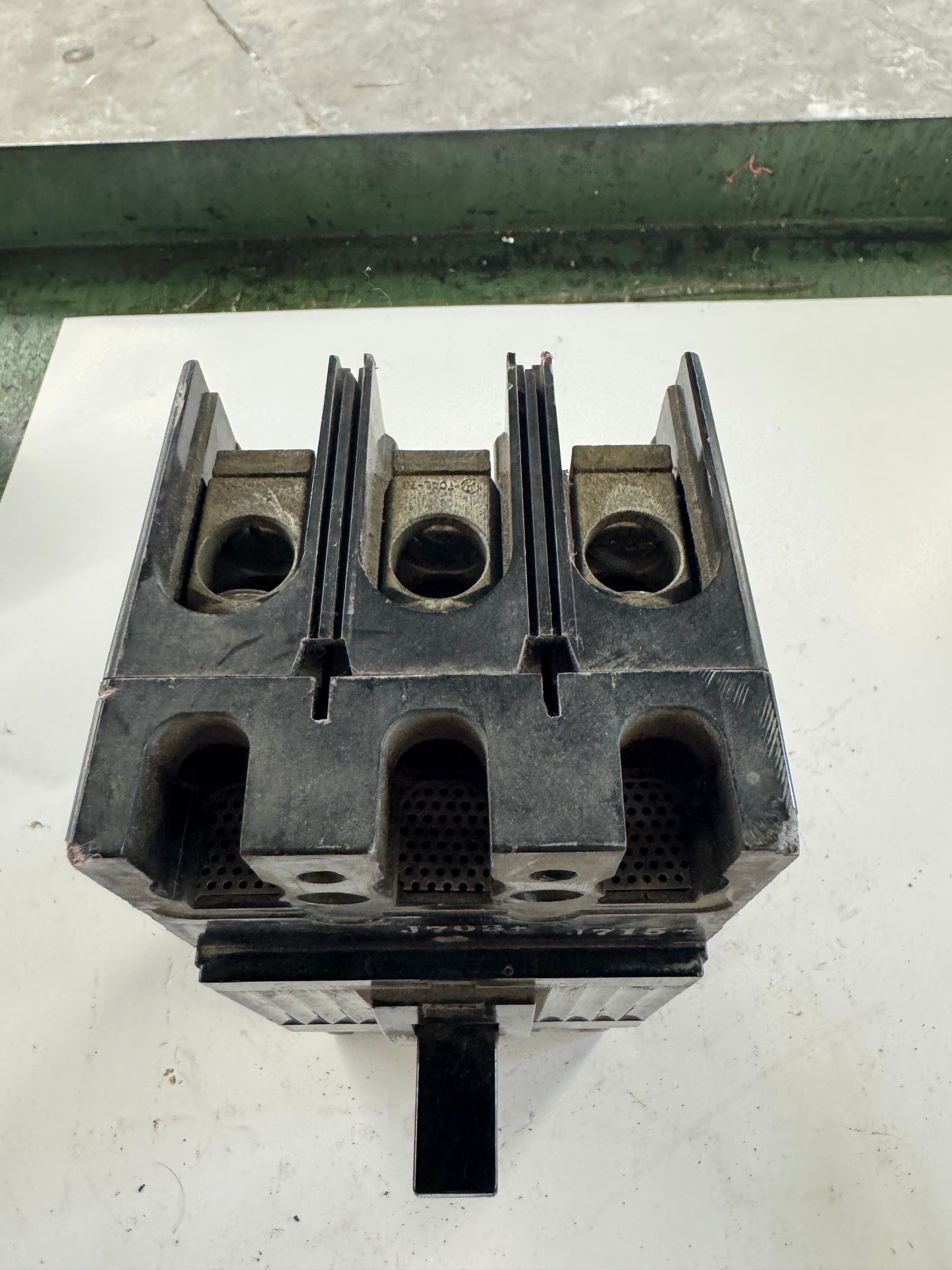 General Electric Molded Case Circuit Breaker TFJ236175 600V AC / 250V DC