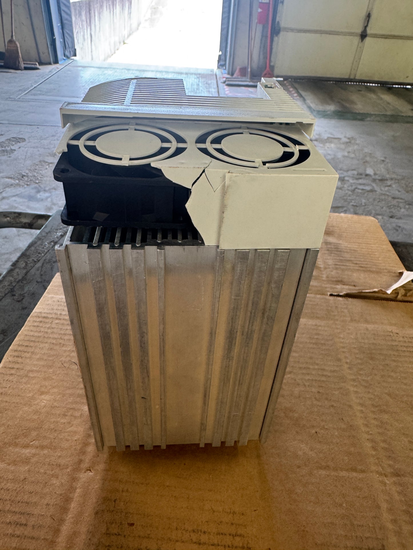 Lenze VFD E82EV752_4C - 8 kW Variable RPM