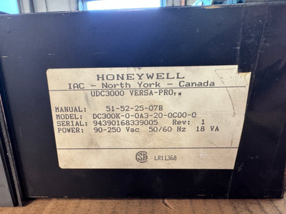 Honeywell DC300K-0-0A3-20-0C00-0 Process Controller 90 to 250 VAC Untested Surplus