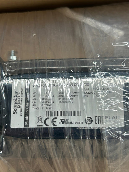 Schneider Electric Servo Motor SH30701P12F2000 - 1 kW 6000 RPM m01008