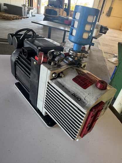 Pfeiffer Rotary Vane Vacuum Pump DUO 3 / PK D57 711 A Max 3600 RPM, 2.9 m3/h Pumping Speed