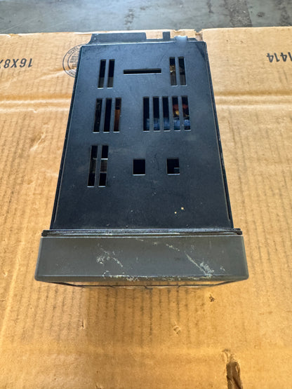 Honeywell DC300K-E-000-20-0000-0 Temperature Controller 90 to 264 VAC Untested Surplus