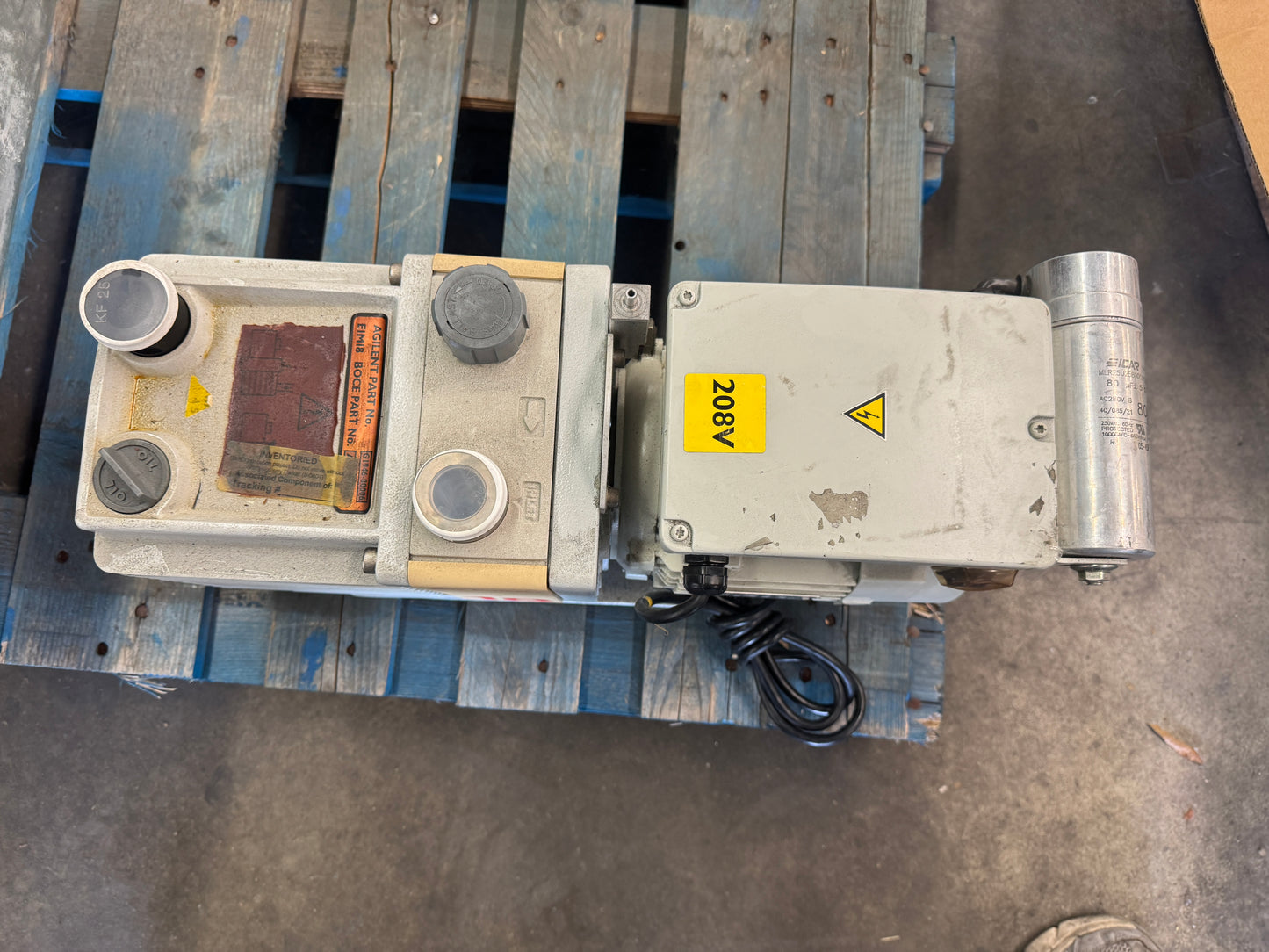 Edwards Rotary Vane Vacuum Pump E1M18 01612
