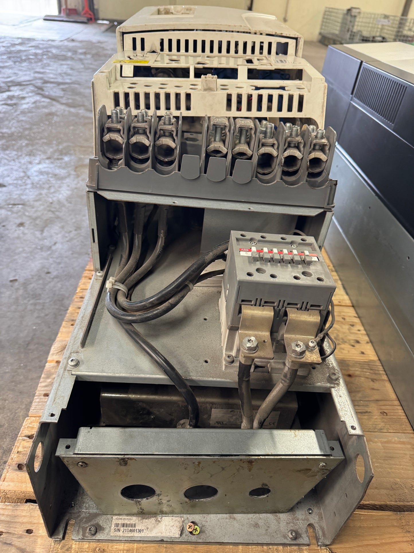 ABB Regenerative Line Supply Unit ACS800-U11-0120-5 - 90 kW Variable RPM