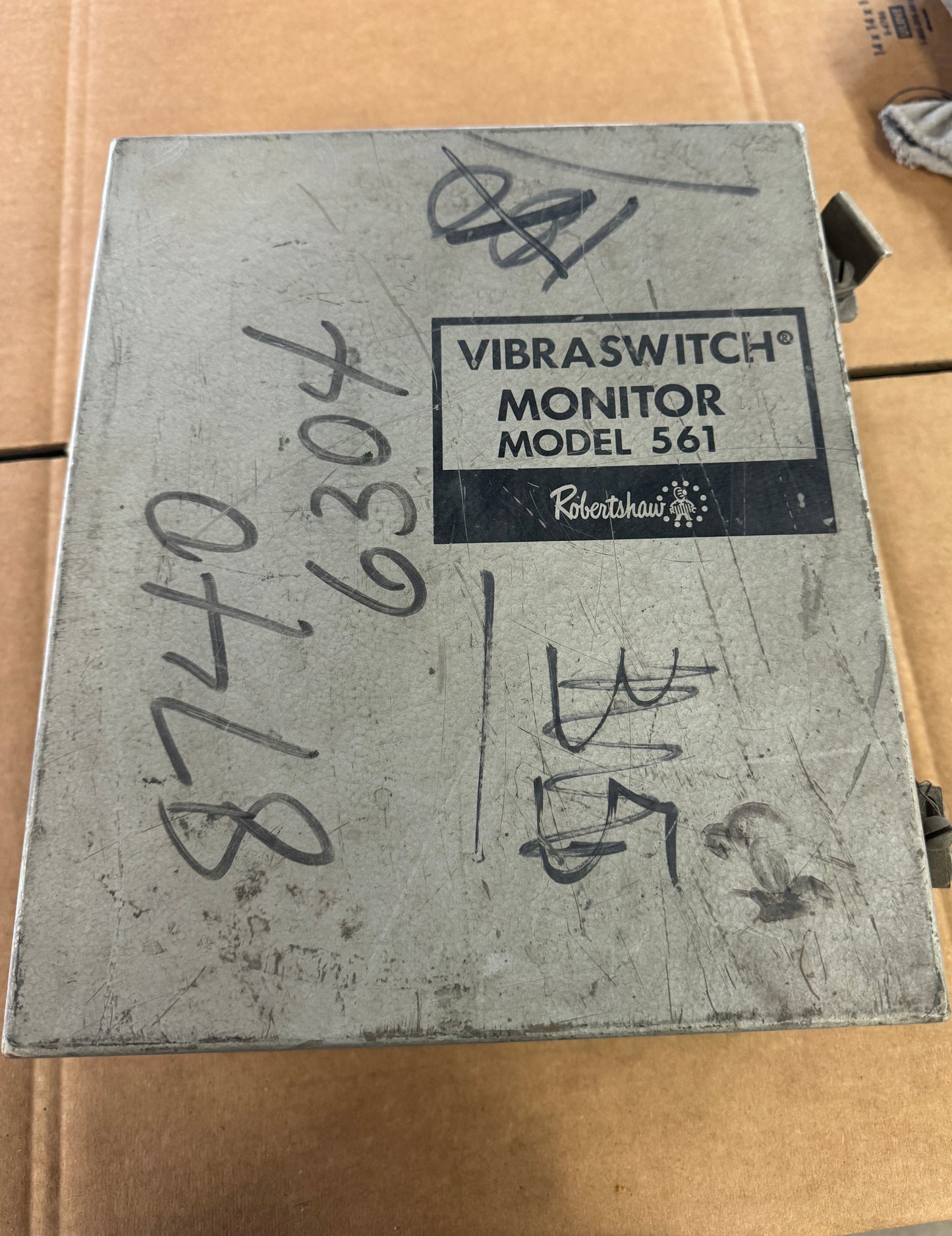 Robertshaw Vibration Monitor 561-WO 117V AC / 125V DC