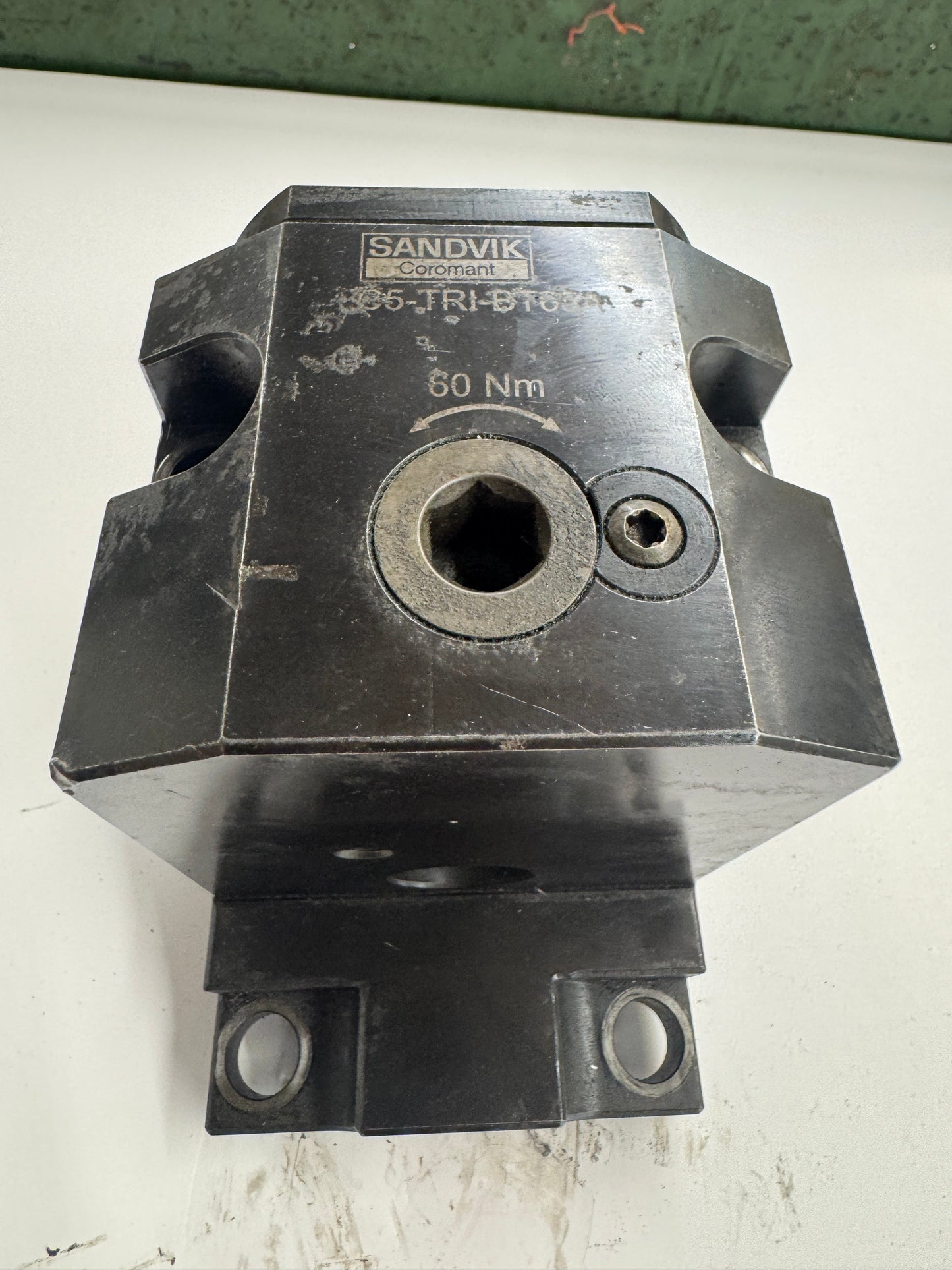 Sandvik Coromant Clamping Unit C5-TRI-BT65A | BMT65 | Capto C5 Workpiece Connection | Orientation: Radial | Coolant Through 01206