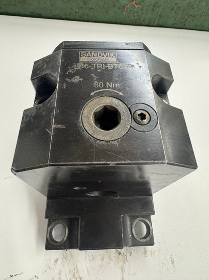 Sandvik Coromant Clamping Unit C5-TRI-BT65A | BMT65 | Capto C5 Workpiece Connection | Orientation: Radial | Coolant Through 01206