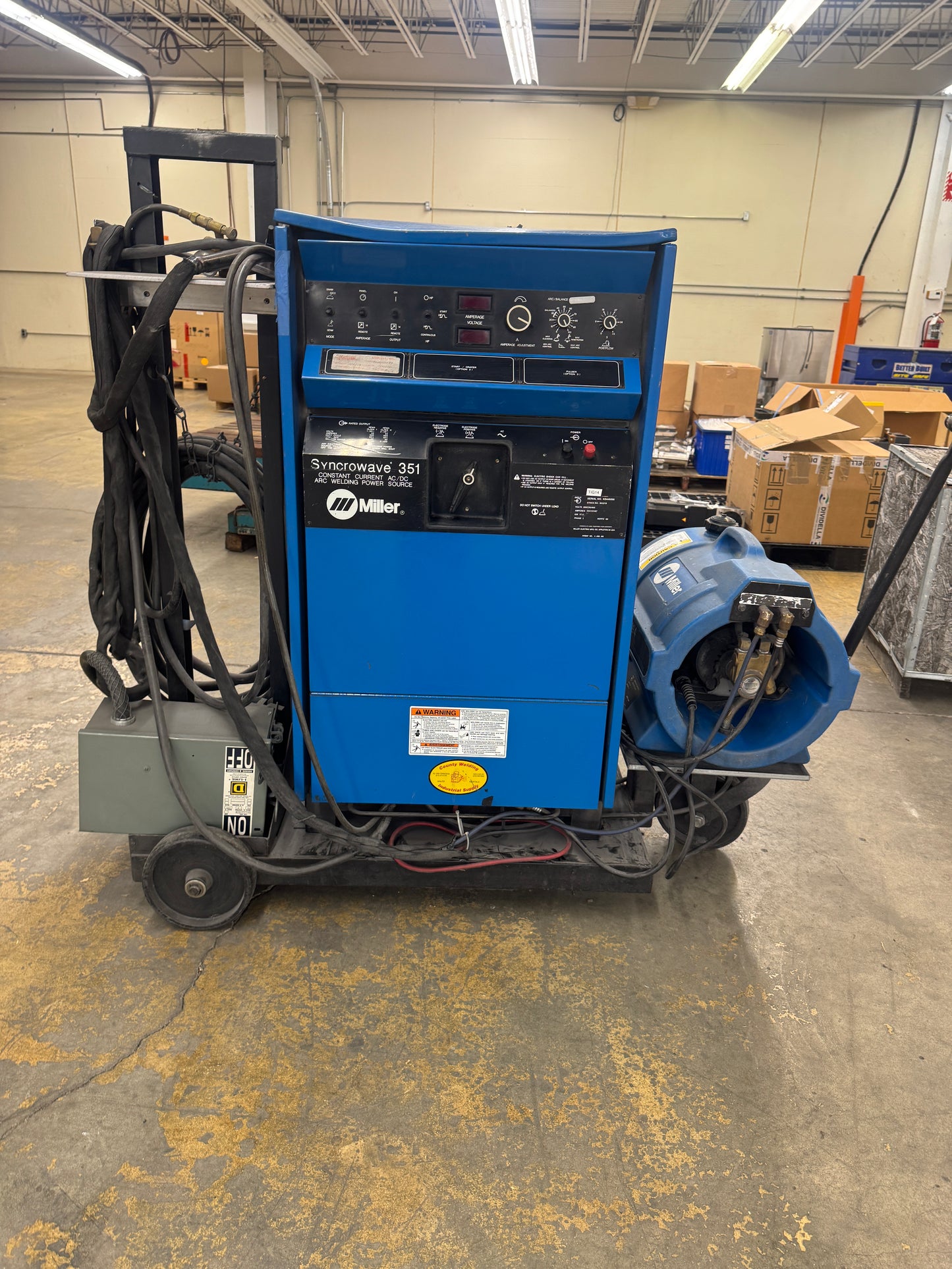 Miller TIG Welder Syncrowave 351 350 Amp 200/230/460V 1 Phase m01842