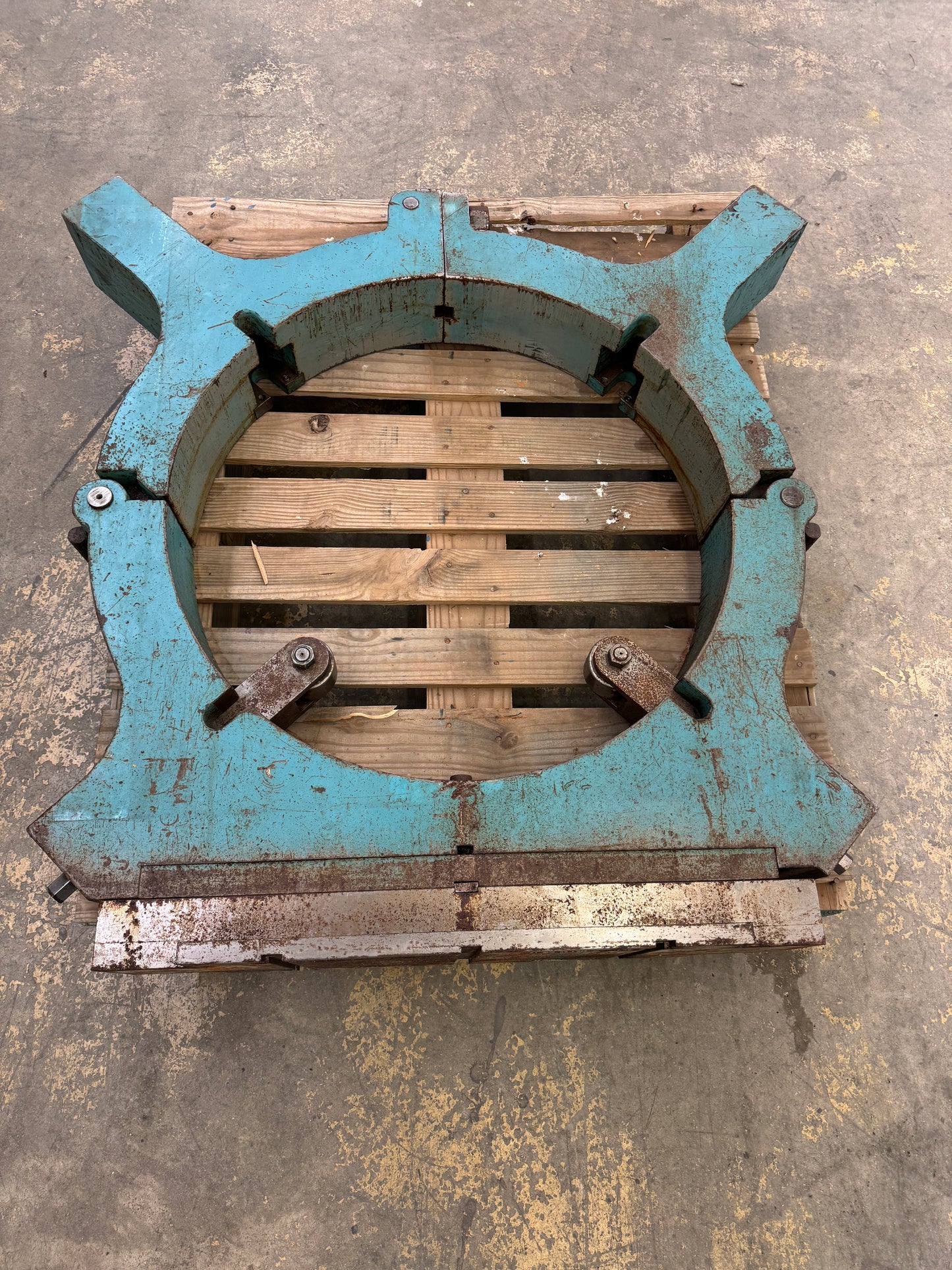 Lathe Steady Rest | Approx. 30 in. Bore Capacity