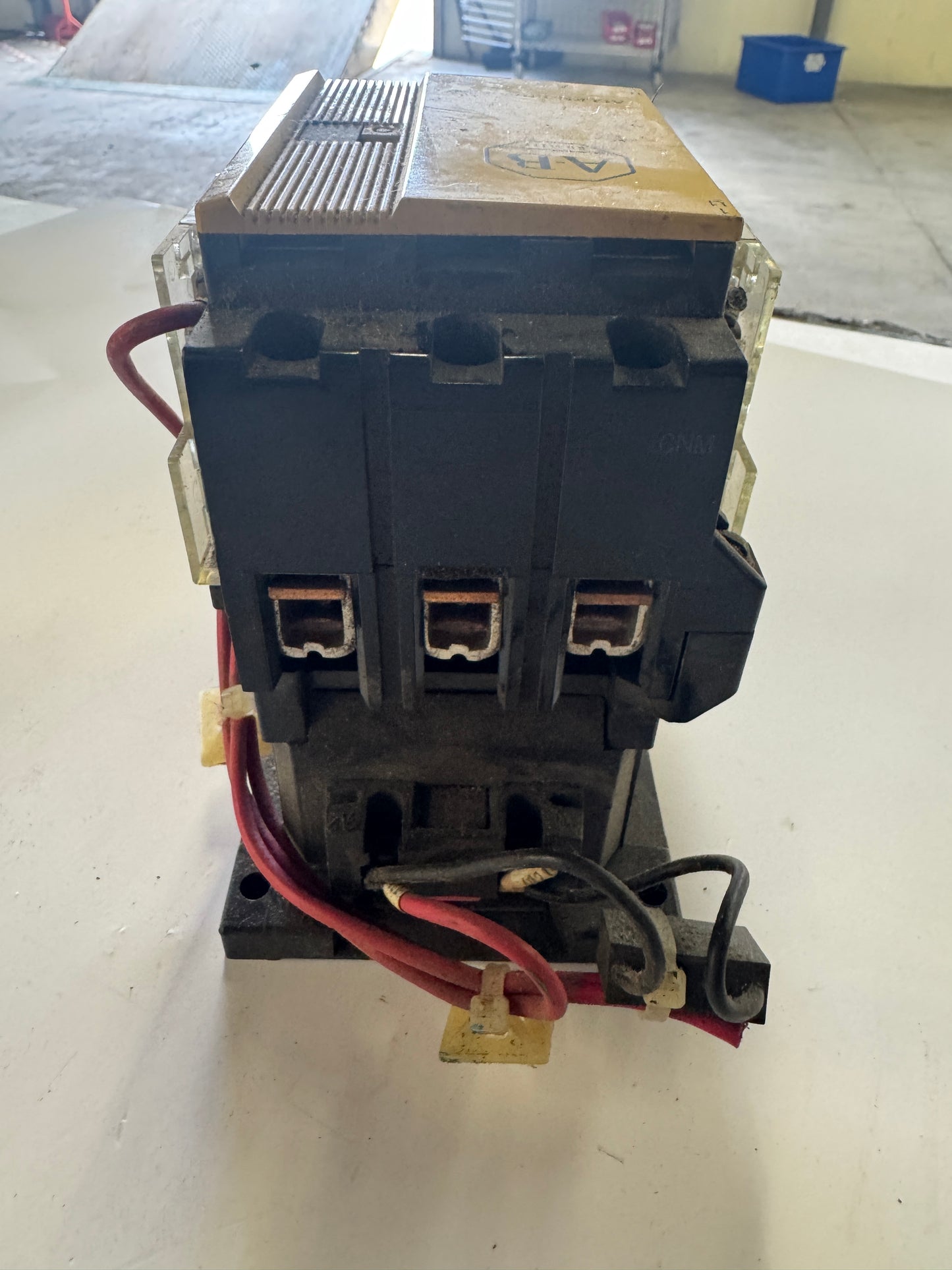 Allen-Bradley Contactor 100-A75 600 VAC