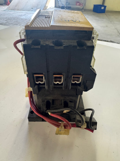 Allen-Bradley Contactor 100-A75 600 VAC
