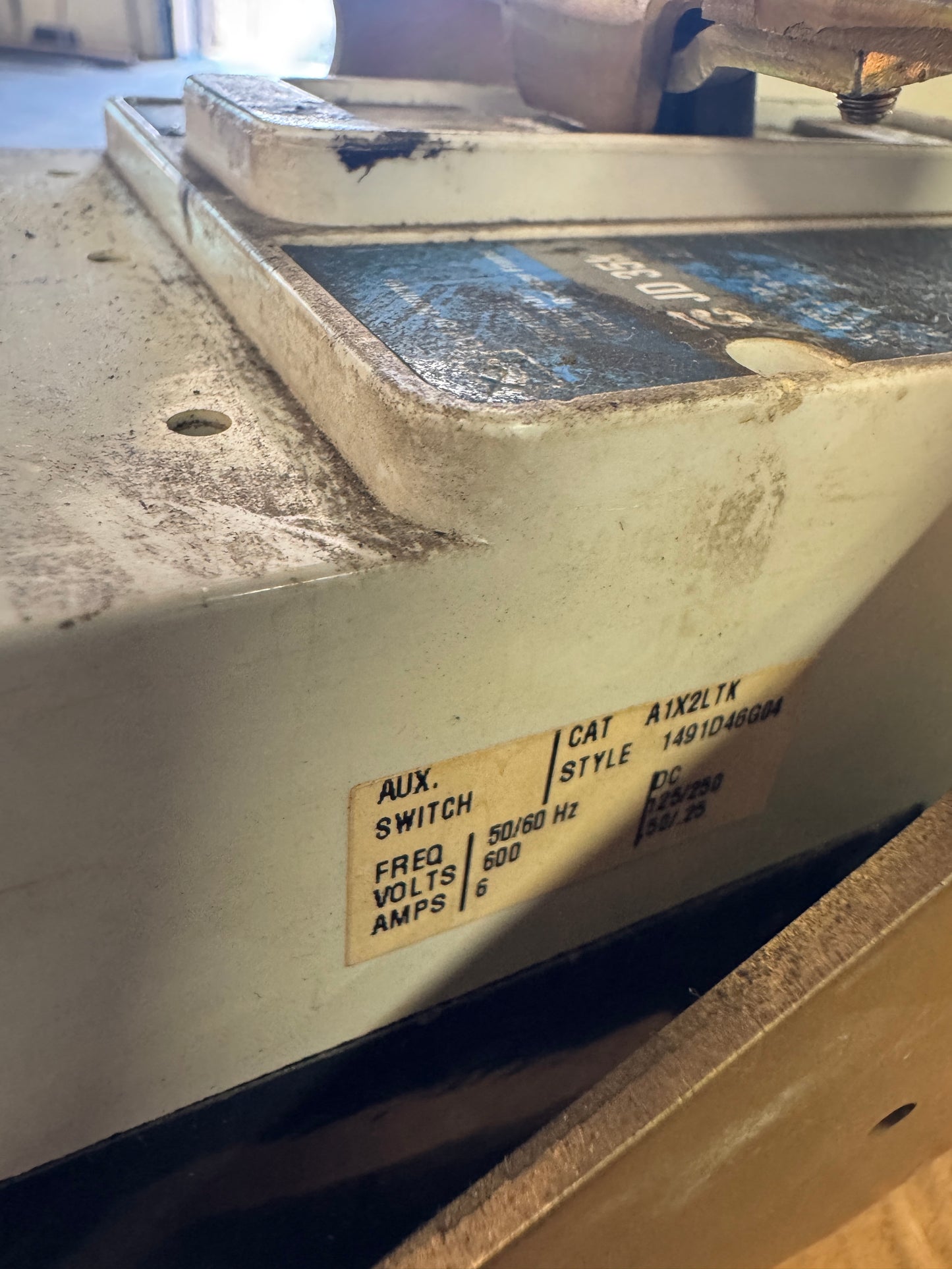 Allen-Bradley 1494V-M50 Circuit Breaker Disconnect Operating Mechanism 600V