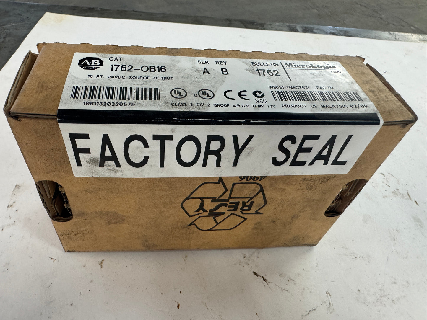 Allen-Bradley Output Module 1762-OB16 24 VDC