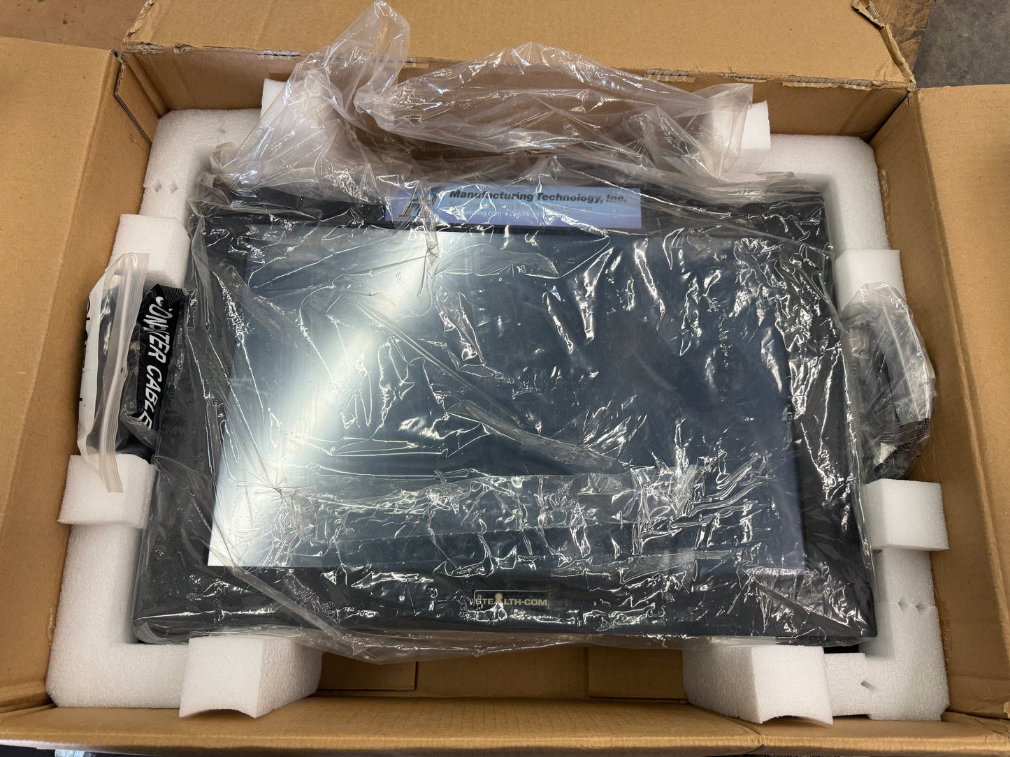 Stealth Computer Corporation SV-2400NL-PM-RT Industrial Panel Mount Touchscreen Monitor 120/230V AC Open Box Unused
