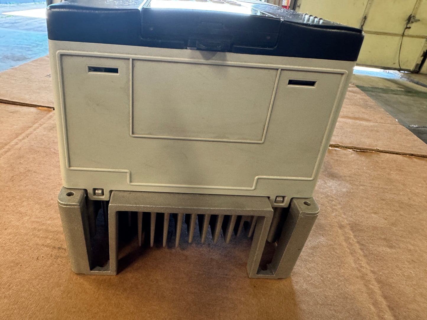 Allen-Bradley 20AD5P0A3AYNNNC0 Variable Frequency Drive 480V AC 3-Phase Untested Surplus 01436