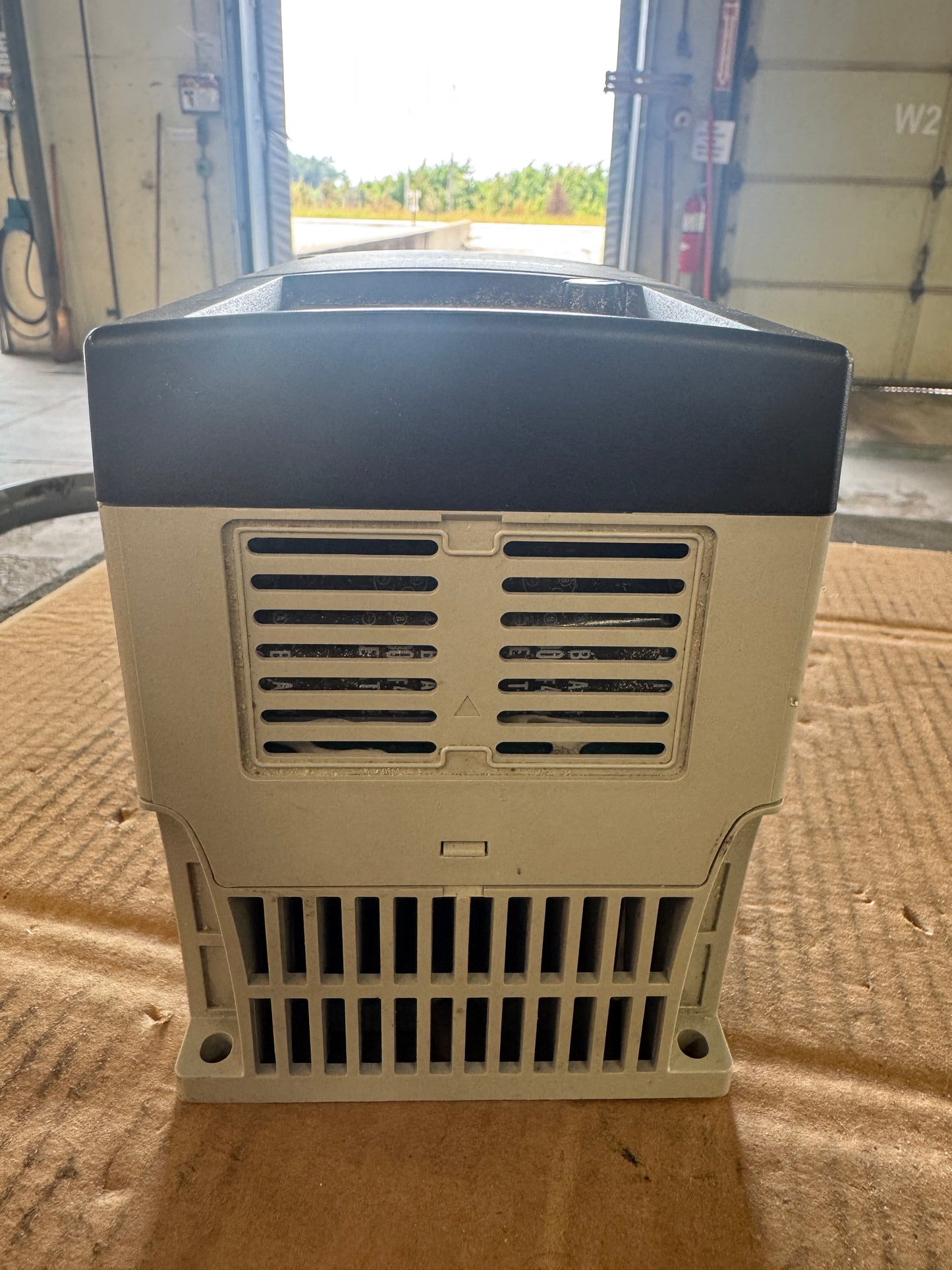 Allen-Bradley AC Drive 22A-D8P7N104 - 5 HP Variable RPM 01648