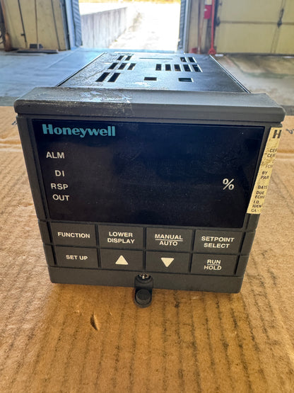 Honeywell DC300K-E-0A3-20-0C00-0 Temperature Process Controller 90 to 250 VAC Untested Surplus