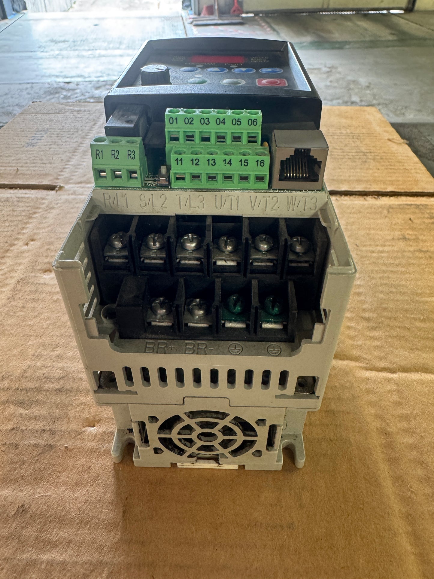 Allen-Bradley AC Drive VFD 22A-D4P0N104 - 2 HP Variable RPM 01625