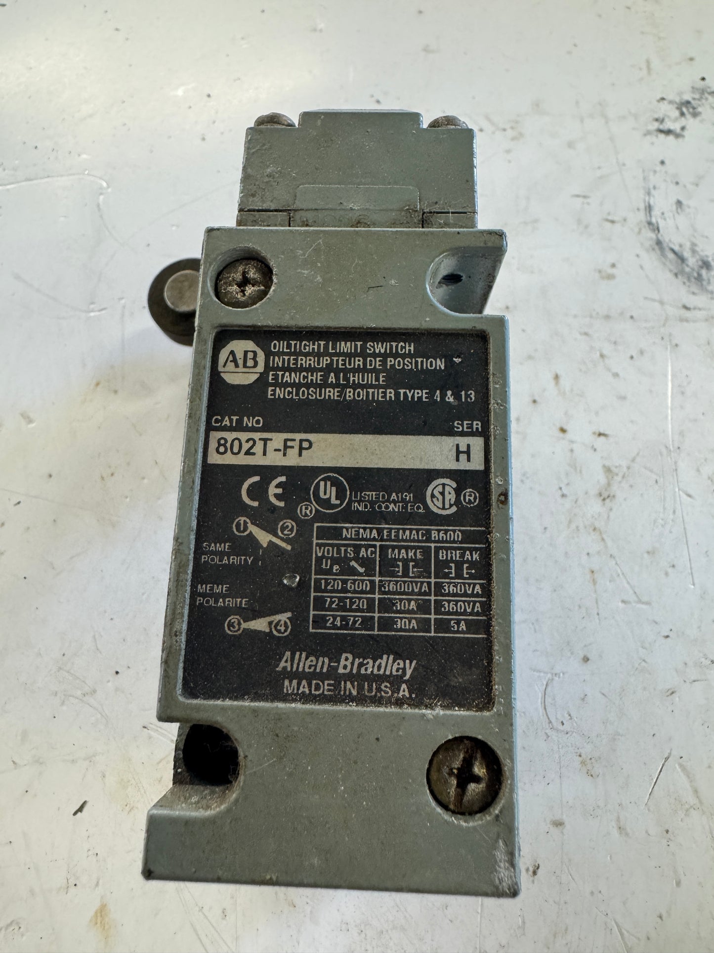 Allen-Bradley Oiltight Limit Switch 802T-FP 120-600V AC