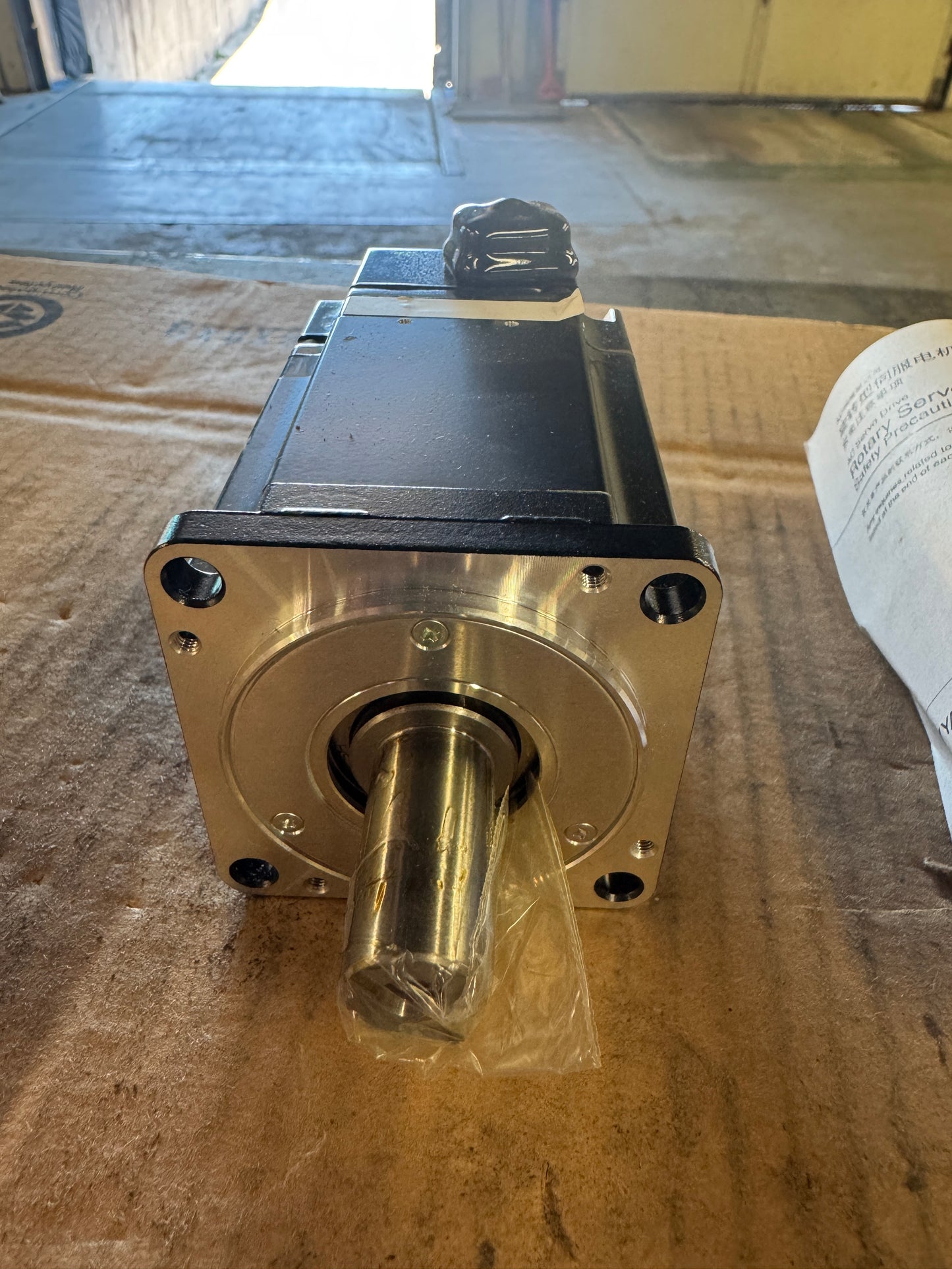 Yaskawa AC Servo Motor SGMJV-04A3M61 - 1 HP 3000 RPM