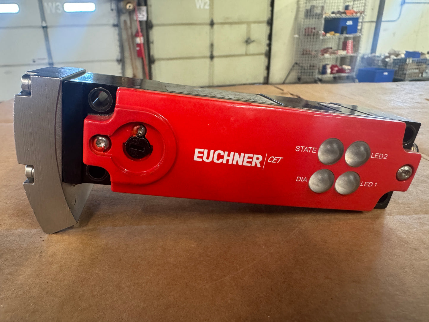 Euchner CET1-AR-CRA-CH-50F-SG-110241 Safety Switch 24 VDC Open Box Unused