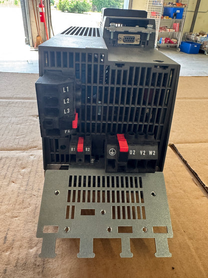 Siemens 6SL3210-1KE22-6AP1 Variable Frequency Drive 380-480V 3AC Untested Surplus