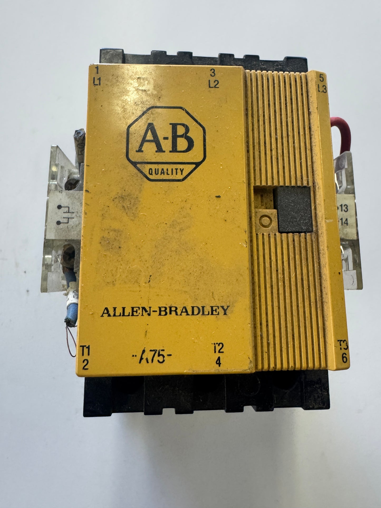 Allen-Bradley Contactor 100-A75 600 VAC
